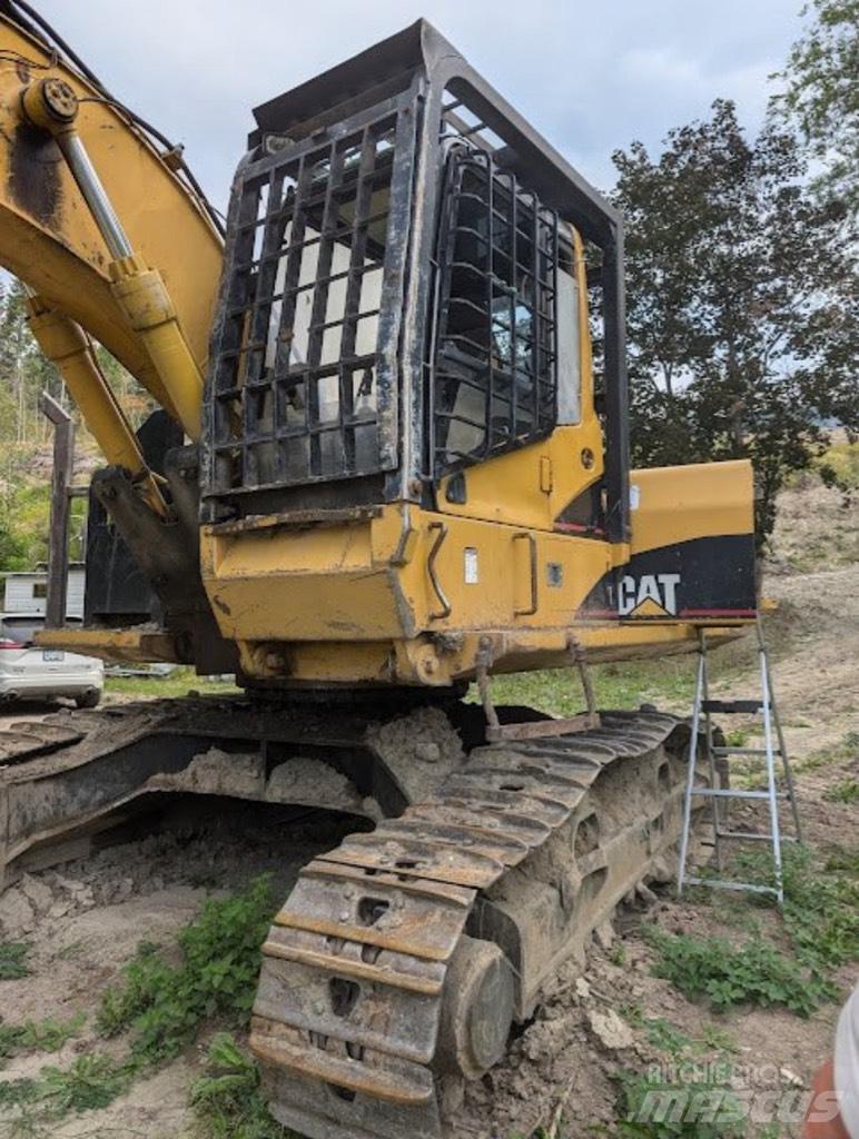 CAT 322 C Roomikekskavaatorid