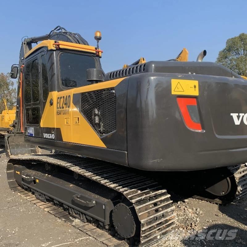 Volvo EC 240 Roomikekskavaatorid