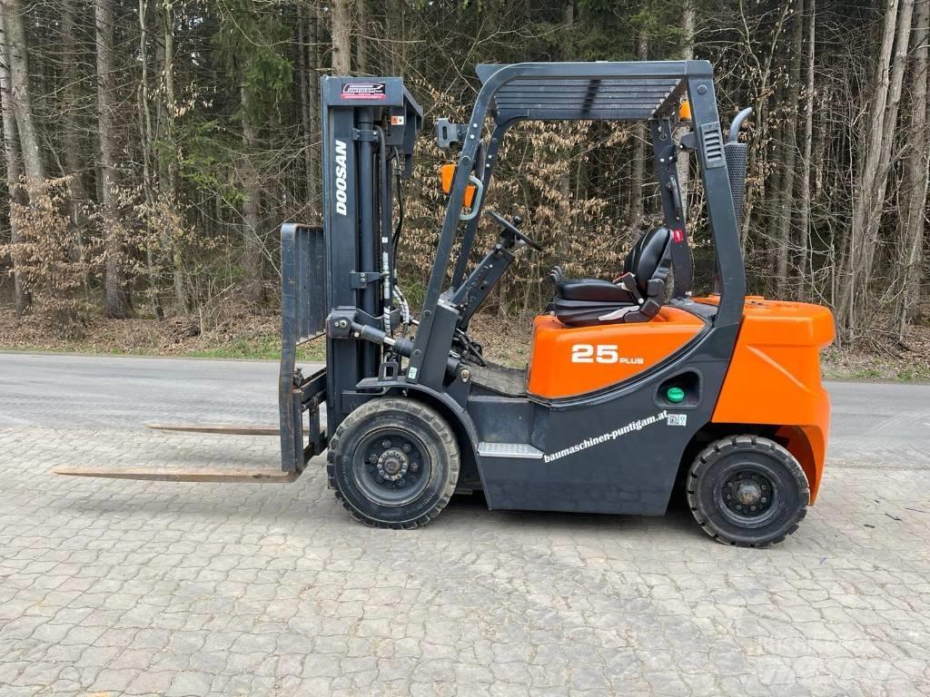 Doosan D 25 GP Diiseltõstukid