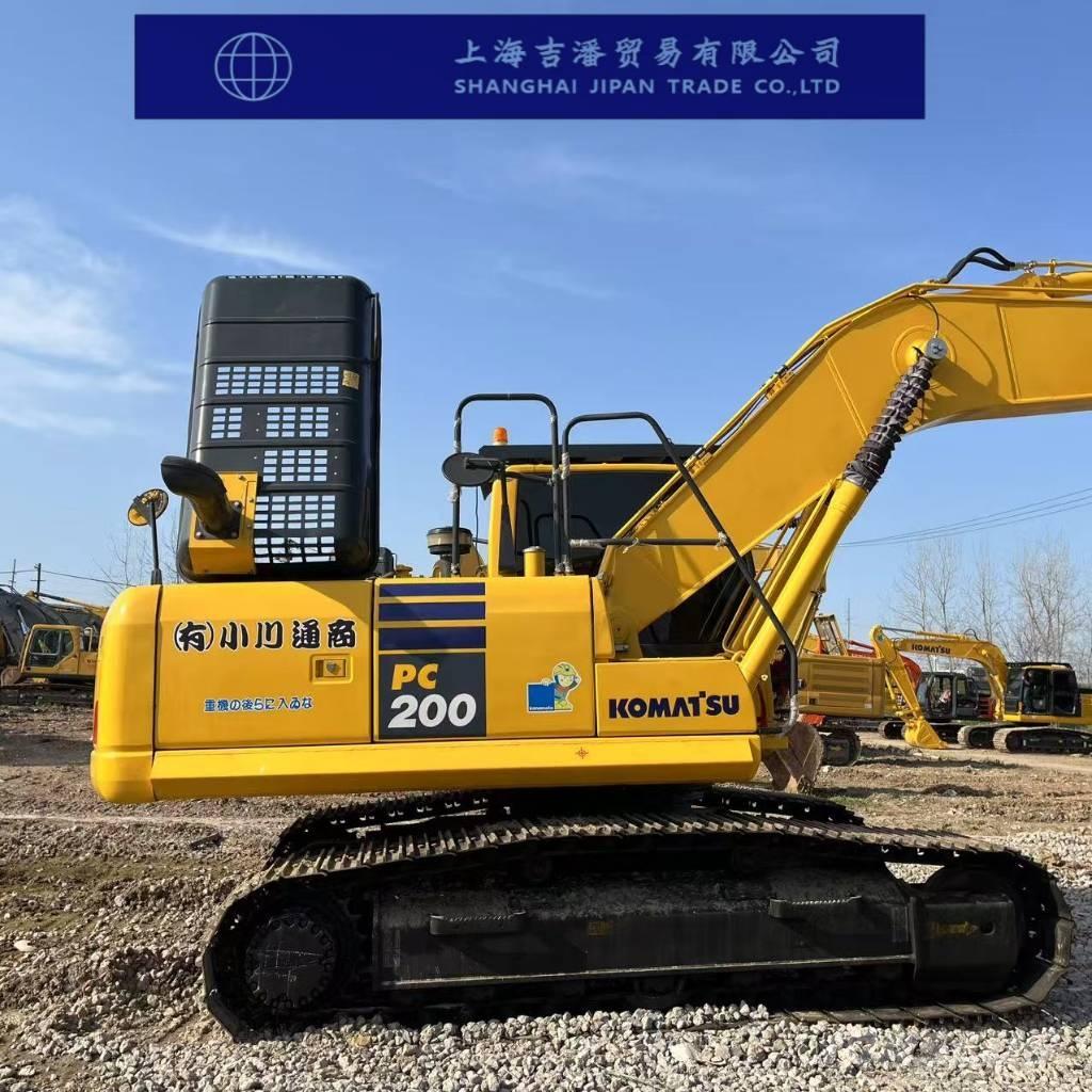Komatsu PC 200-8 Roomikekskavaatorid