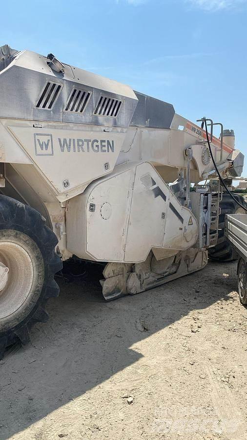 Wirtgen WR250i Asfaldi taaskasutuse masinad