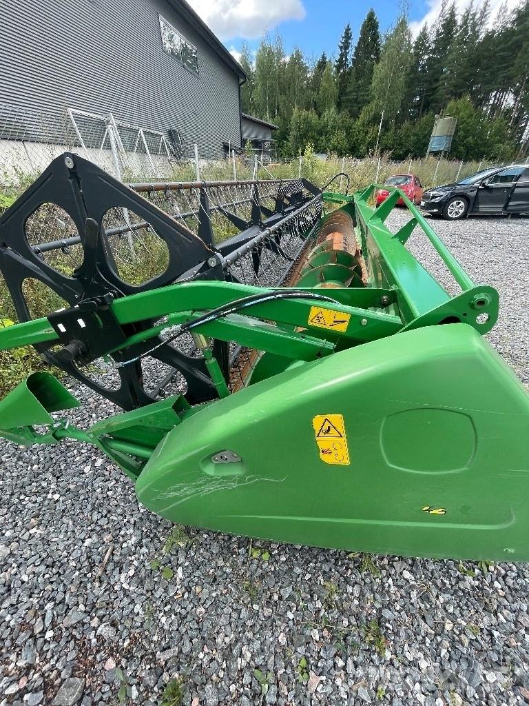 John Deere 622R Kombainide heedrid