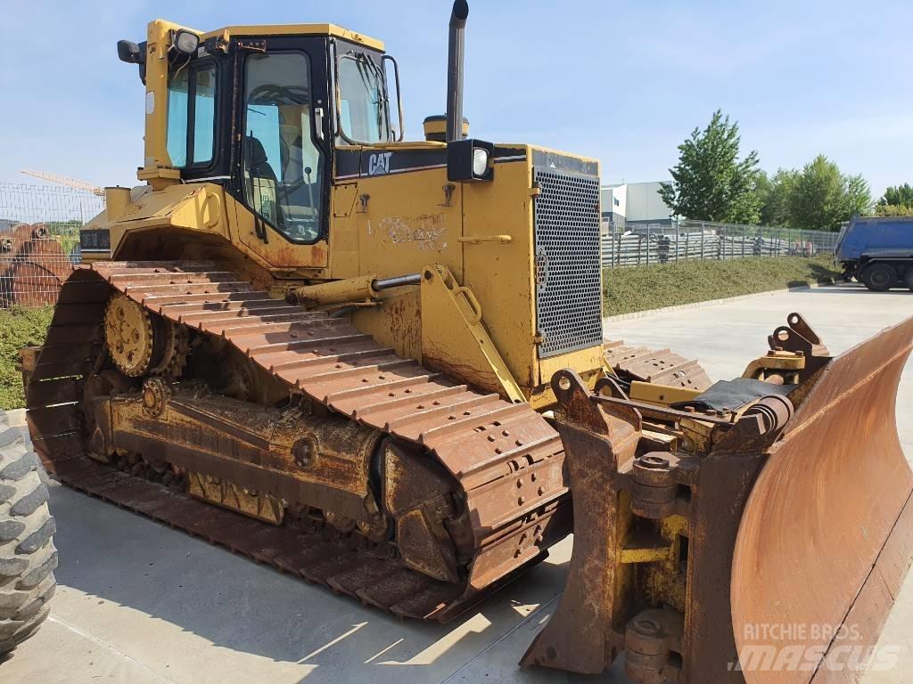 CAT D 6 M LGP Buldooserid