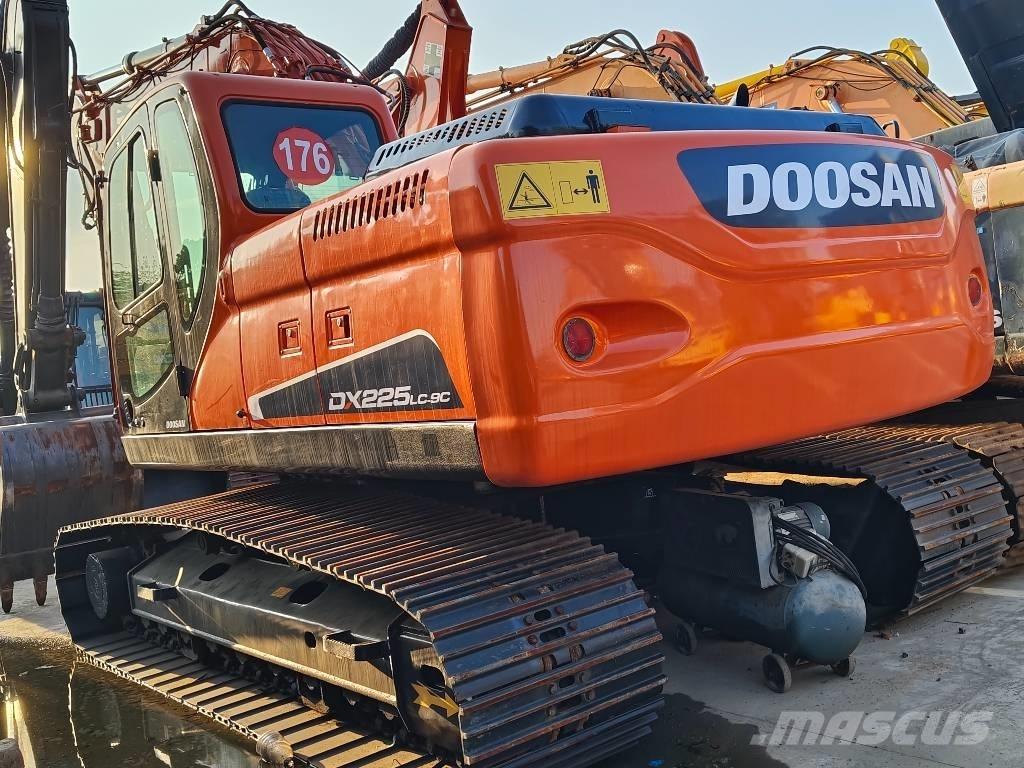 Doosan DX 225 LC-9C Roomikekskavaatorid