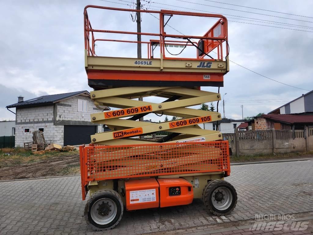 JLG E 4069 LE Käärtõstukid
