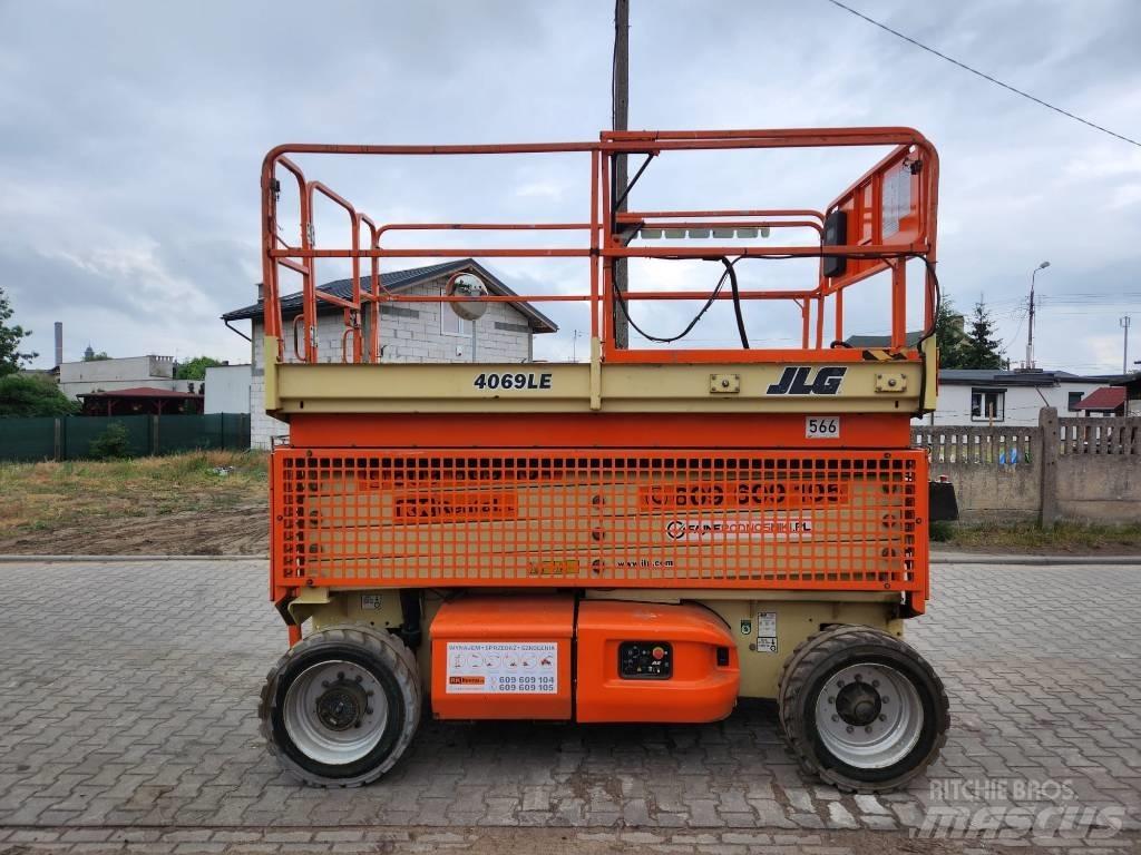 JLG E 4069 LE Käärtõstukid