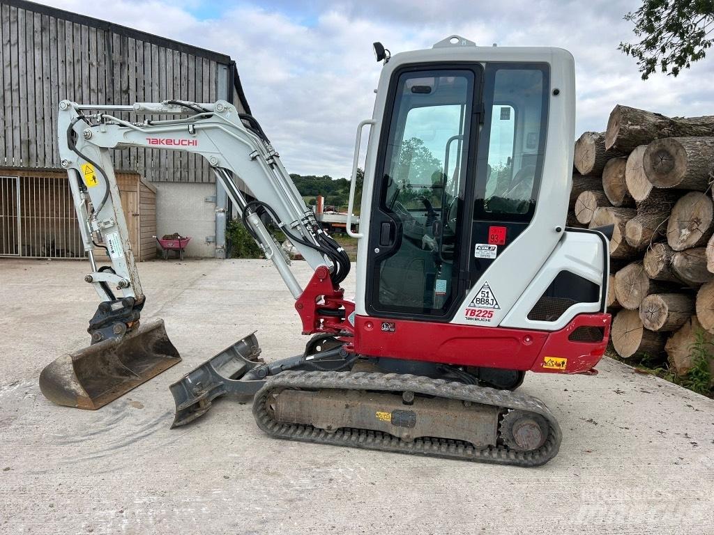 Takeuchi TB 225 Miniekskavaatorid < 7 t