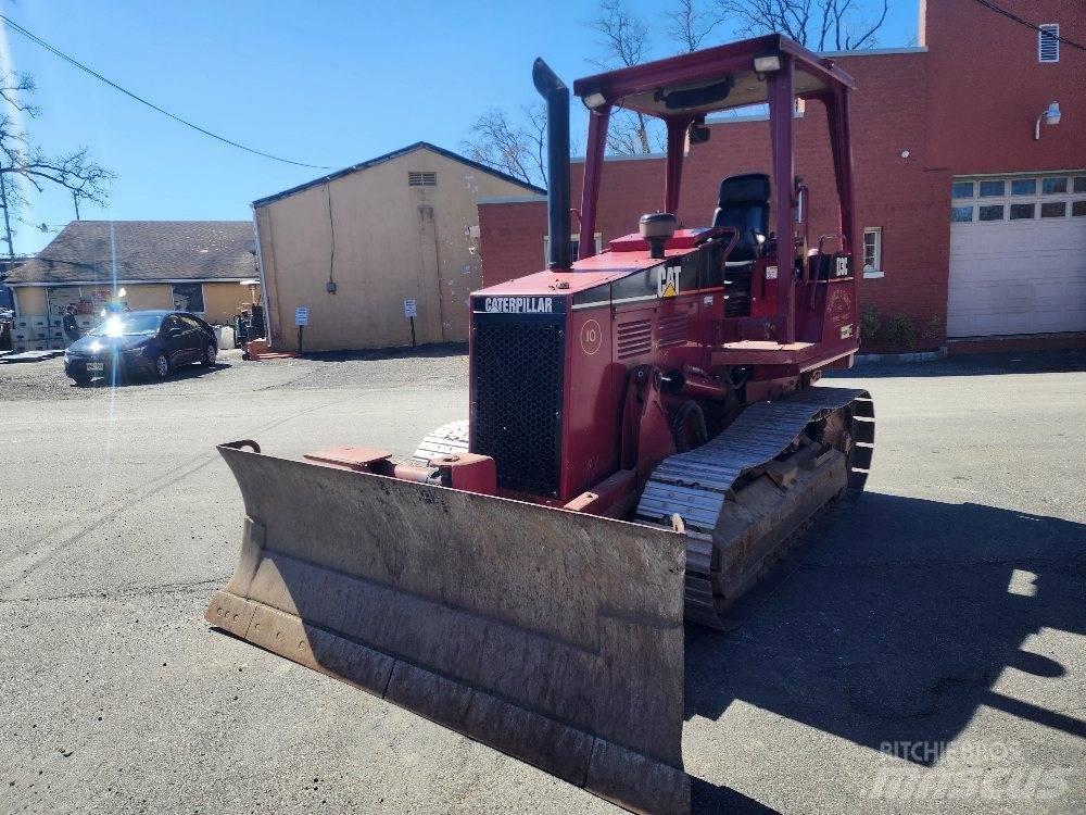 CAT D 3 C III Buldooserid