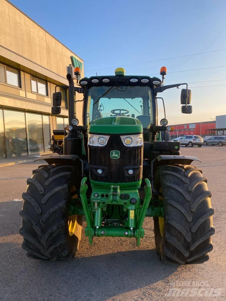 John Deere 6215 R Traktorid
