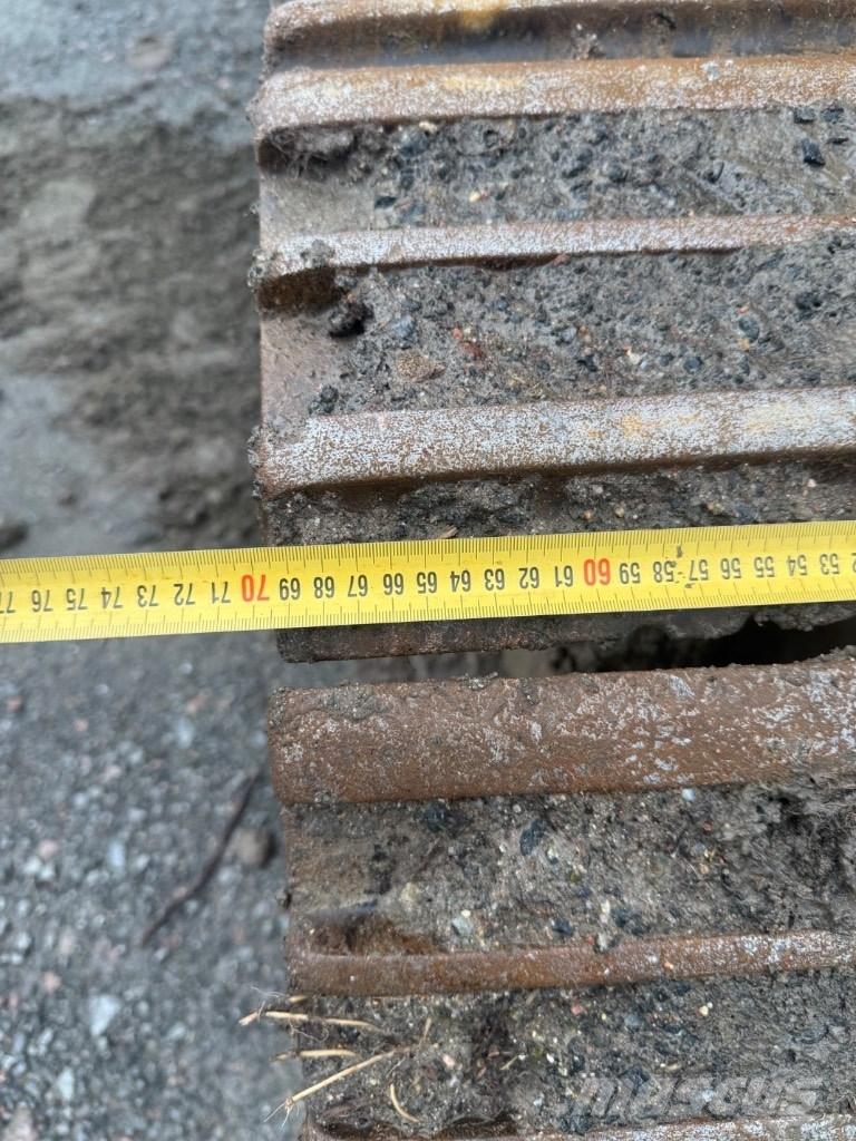 Hitachi ZX 225 USR-3 Roomikekskavaatorid