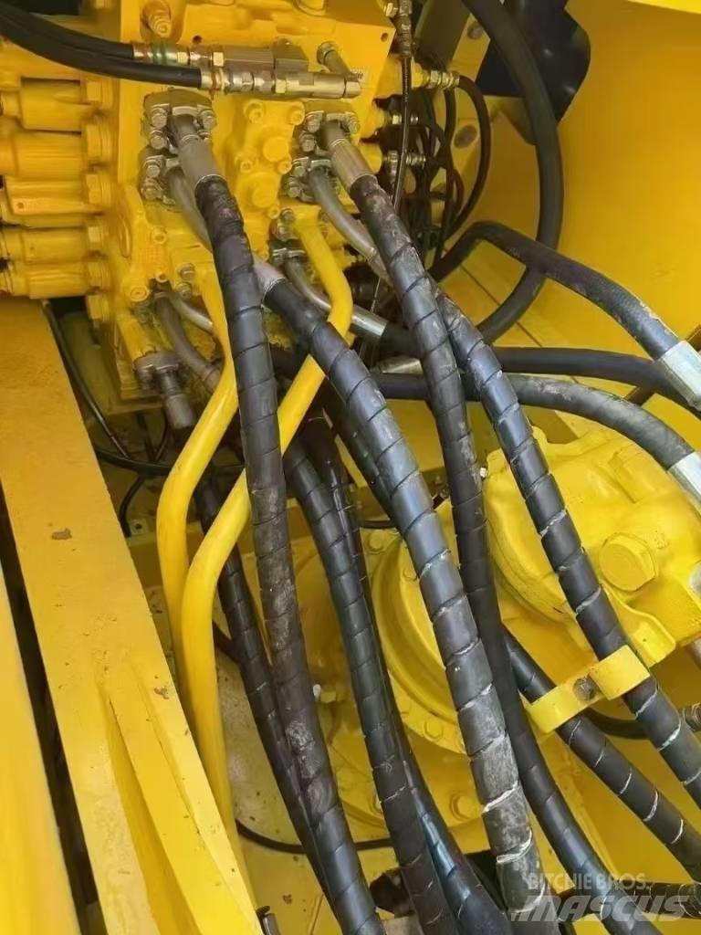 Komatsu PC 240 Roomikekskavaatorid