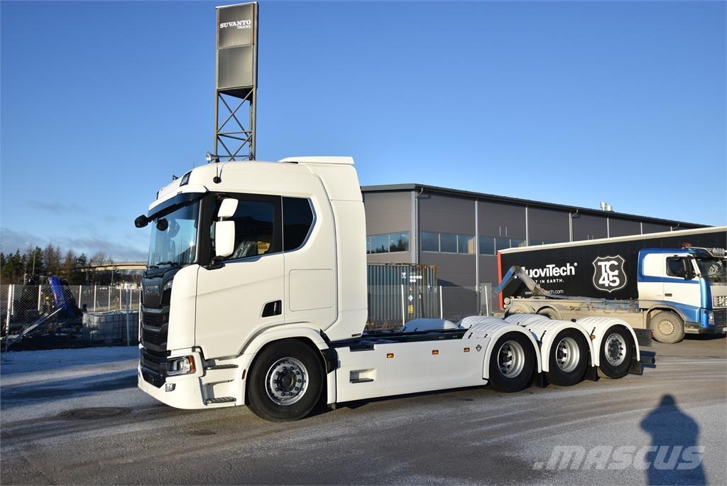 Scania R590 8X4 Raamautod