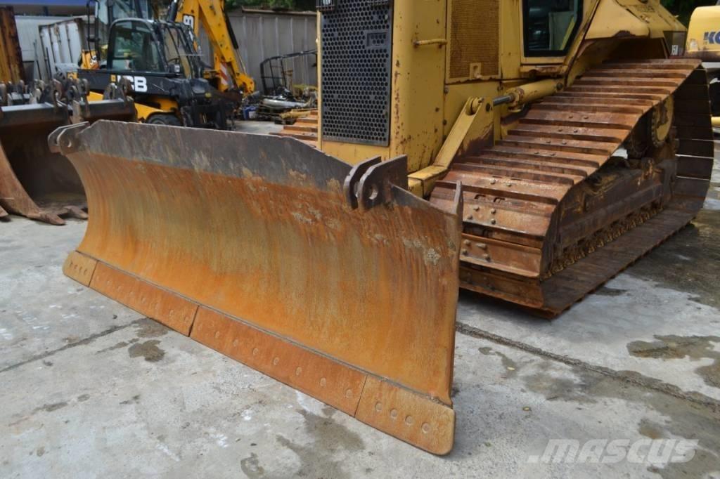 CAT D 5 N LGP Buldooserid