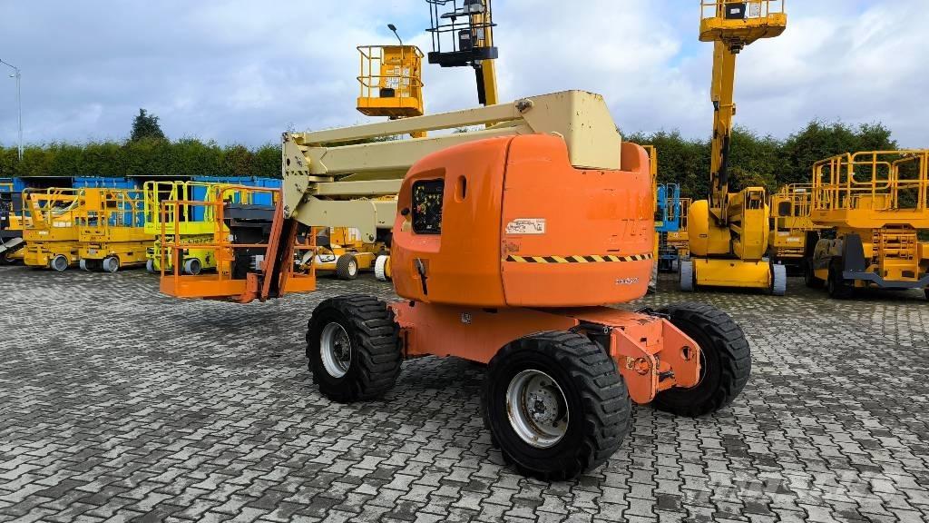 JLG 450 AJ Iseliikuvad poomtõstukid