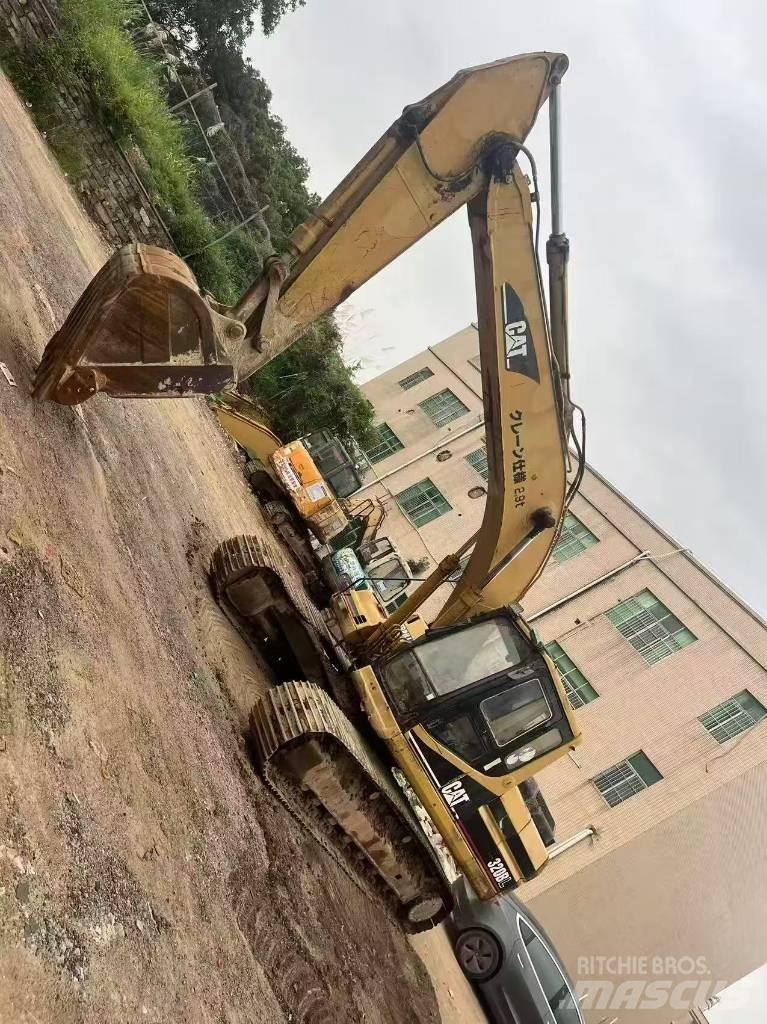 CAT 320 B L Roomikekskavaatorid
