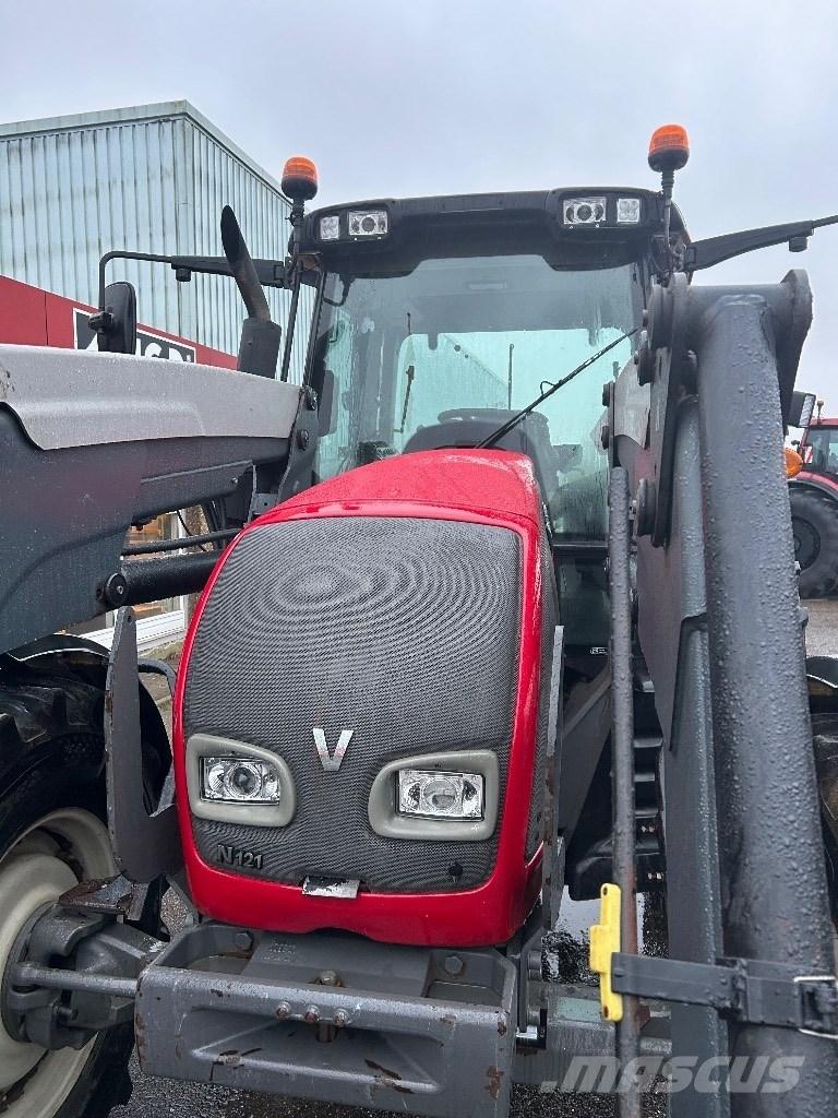 Valtra N 121 Traktorid
