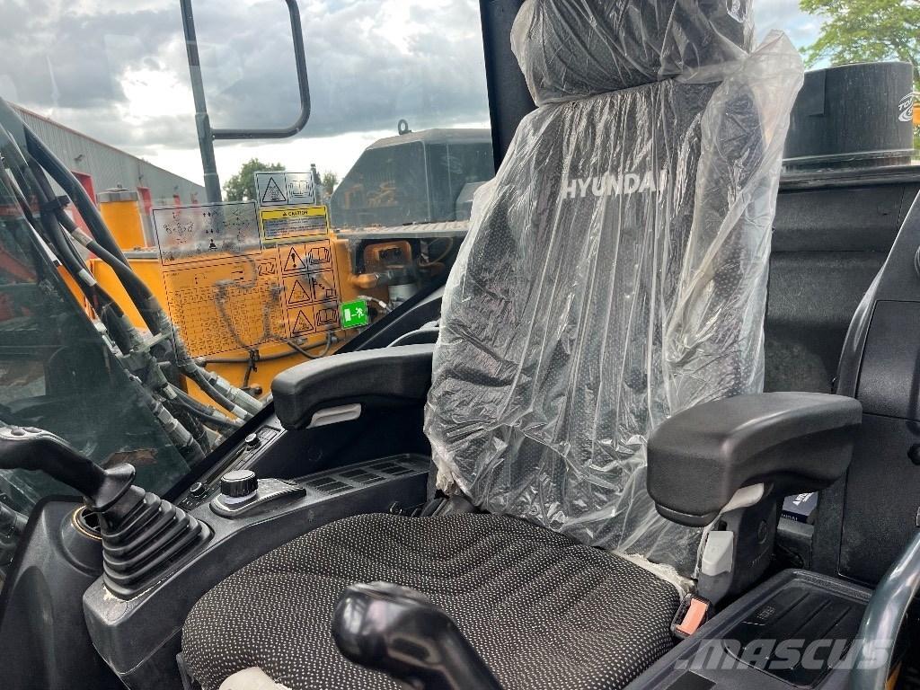 Hyundai HX 140 AL Roomikekskavaatorid