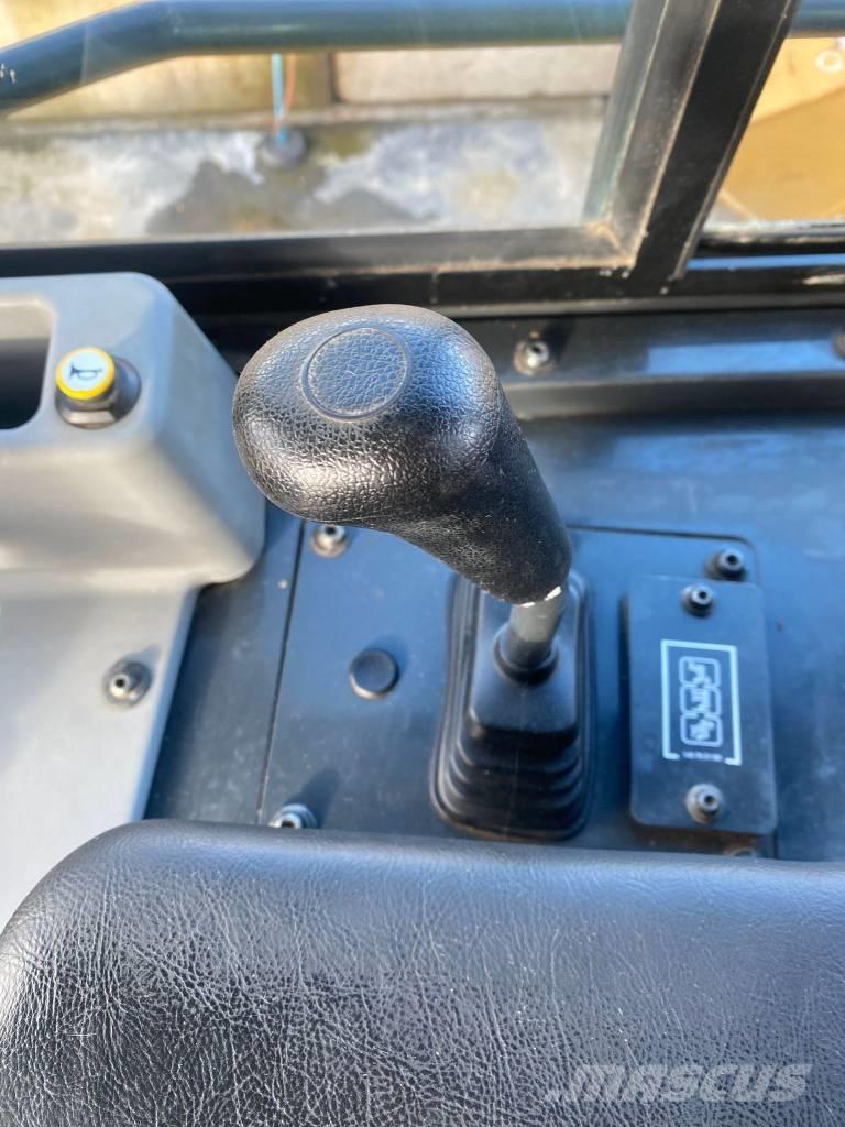 Komatsu D 61 PXi-24 Buldooserid