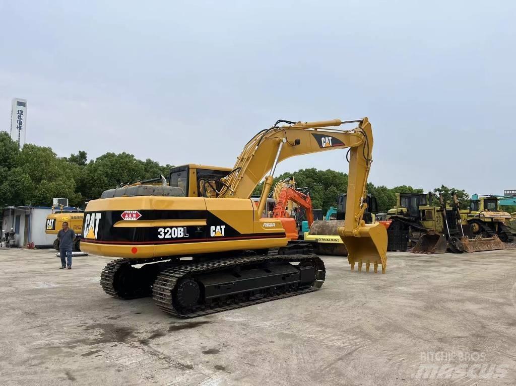 CAT 320 B L Roomikekskavaatorid