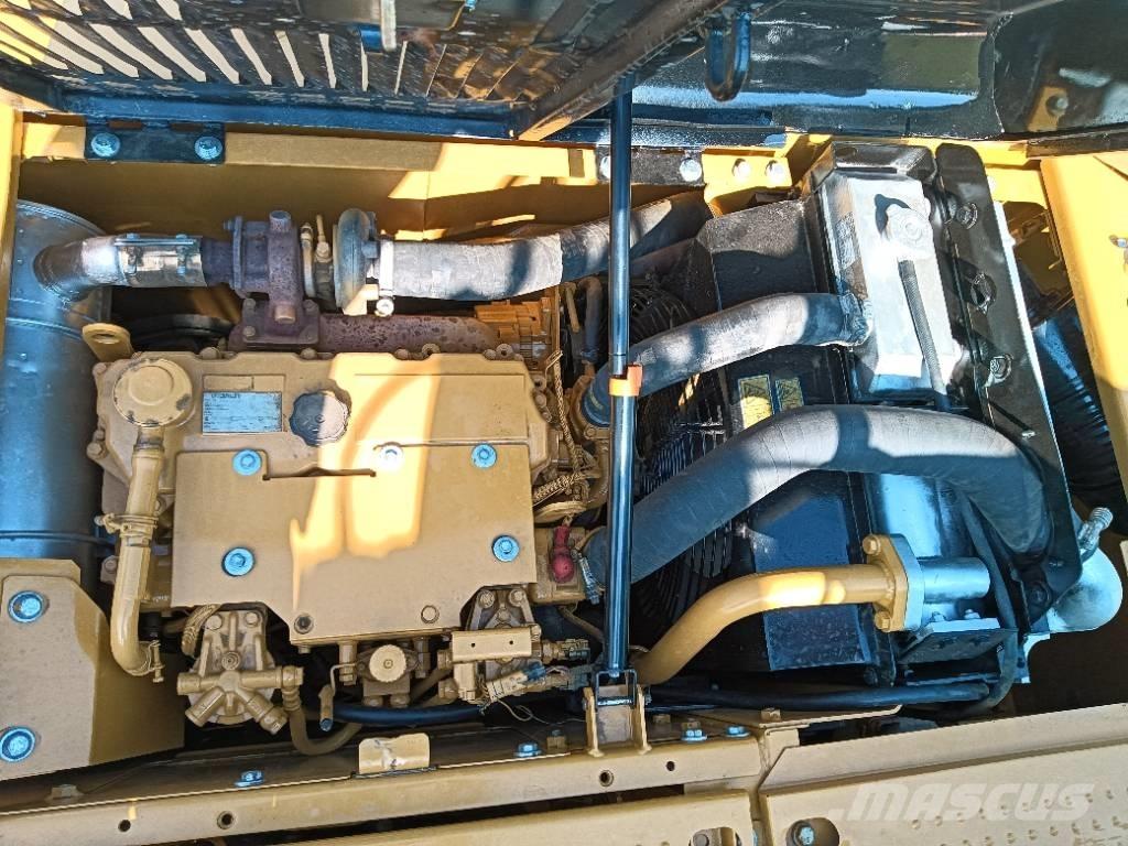 CAT 313 D Roomikekskavaatorid