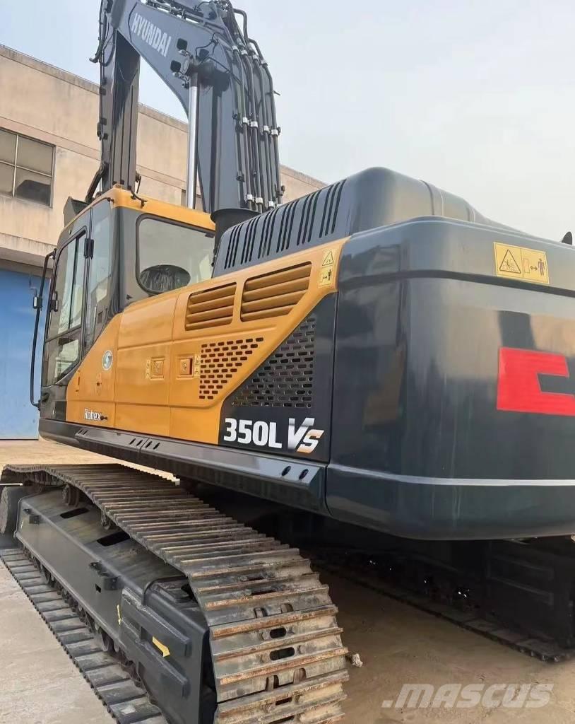 Hyundai 305LC Roomikekskavaatorid