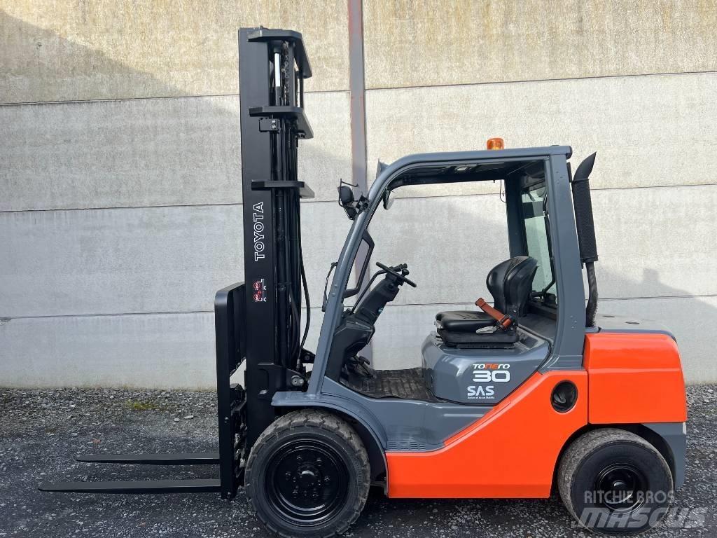 Toyota 02-8 FDF 30 Diiseltõstukid