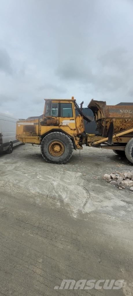 Volvo A 25 C Liigendraamiga pinnaseveokid