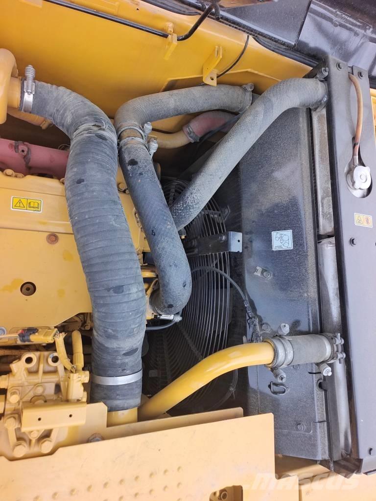 CAT 320 D2L Roomikekskavaatorid