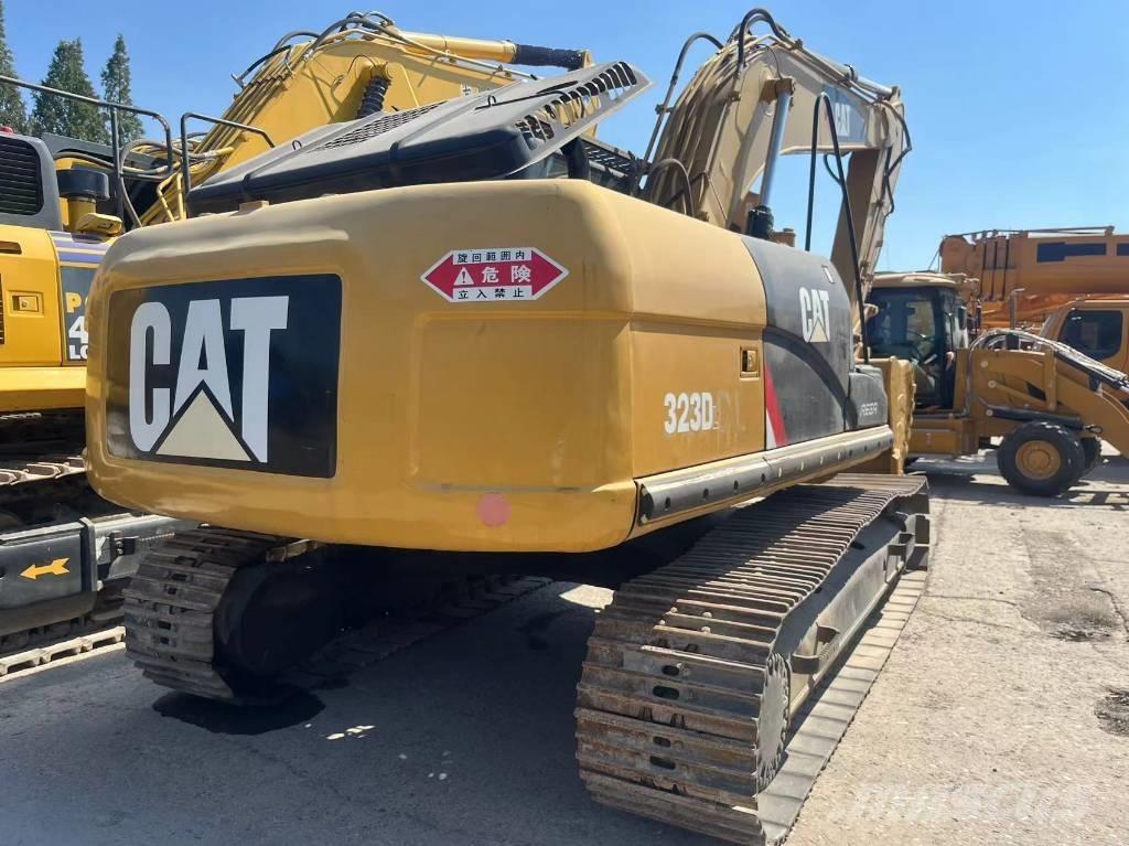 CAT 323 D L Roomikekskavaatorid