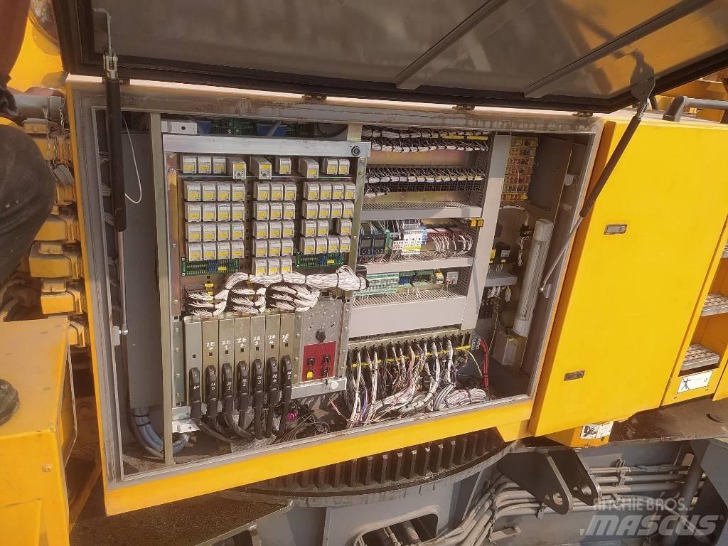 Liebherr LR 1400-2 Roomikkraanad