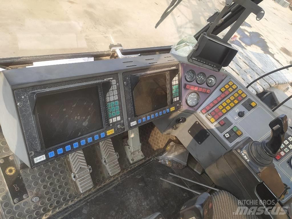 Liebherr LR 1400-2 Roomikkraanad