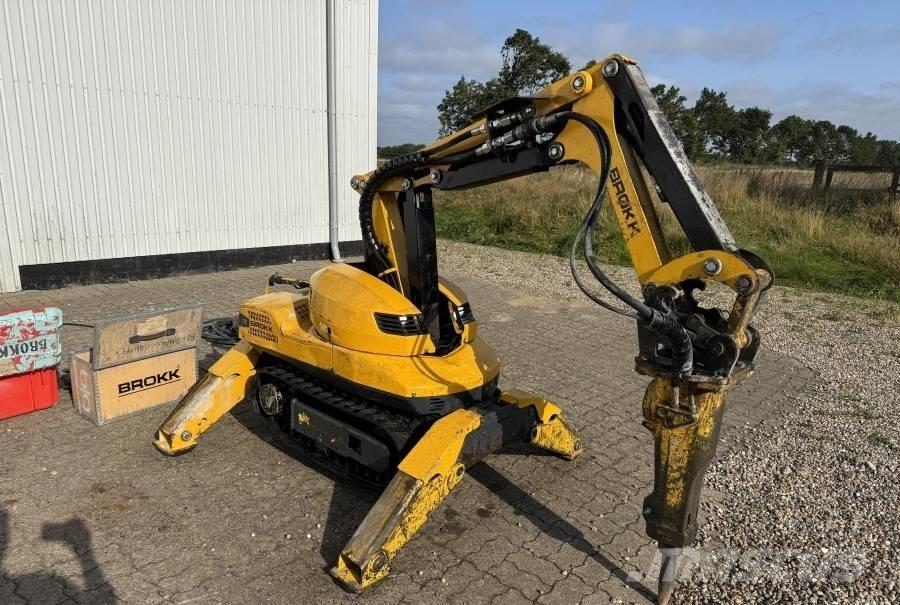 Brokk 110 Lammutusekskavaatorid
