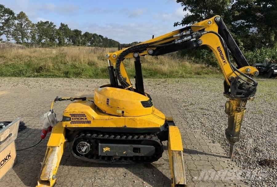 Brokk 110 Lammutusekskavaatorid