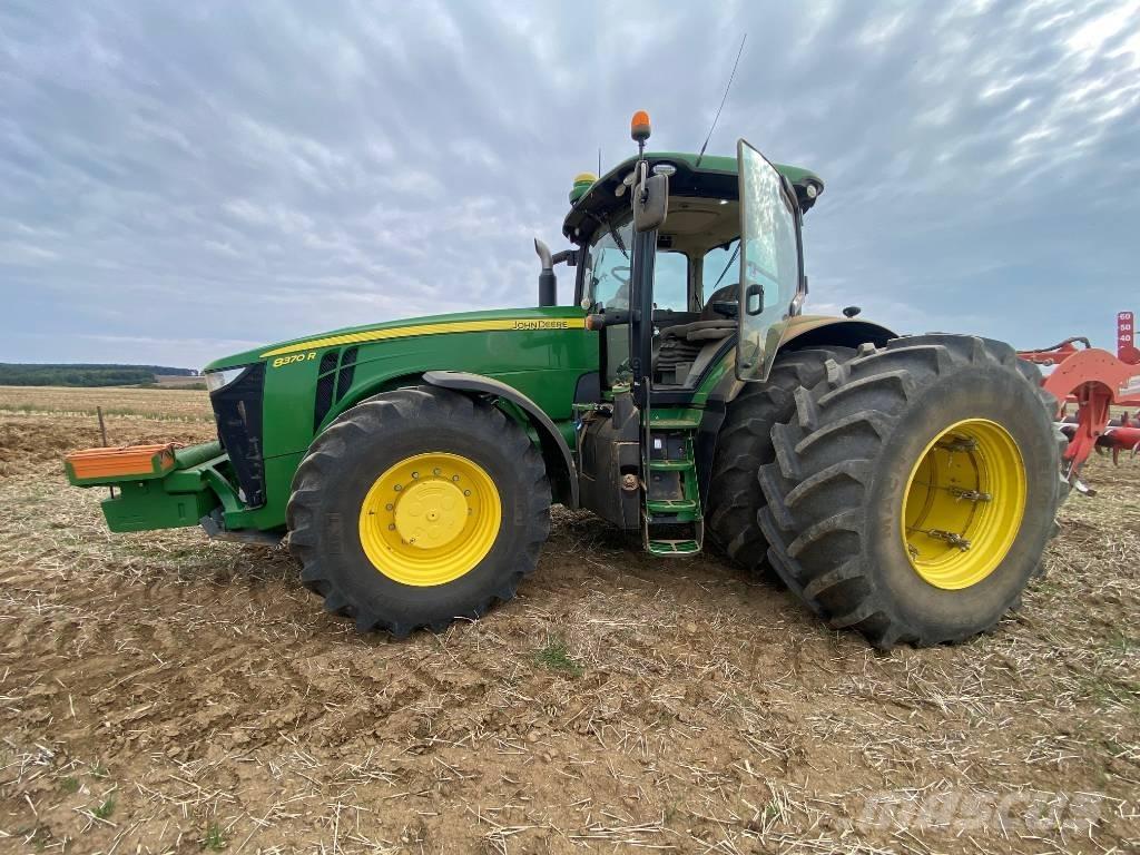 John Deere 8370 R Traktorid