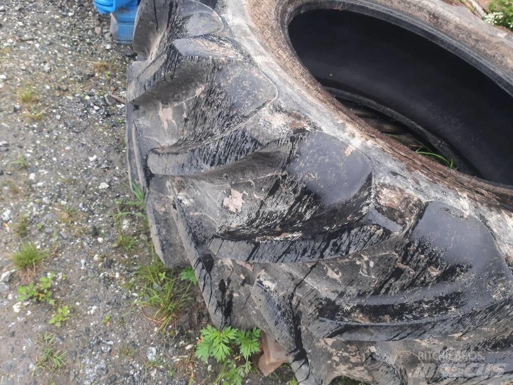 BKT 580/70R38 Rehvid, rattad ja veljed