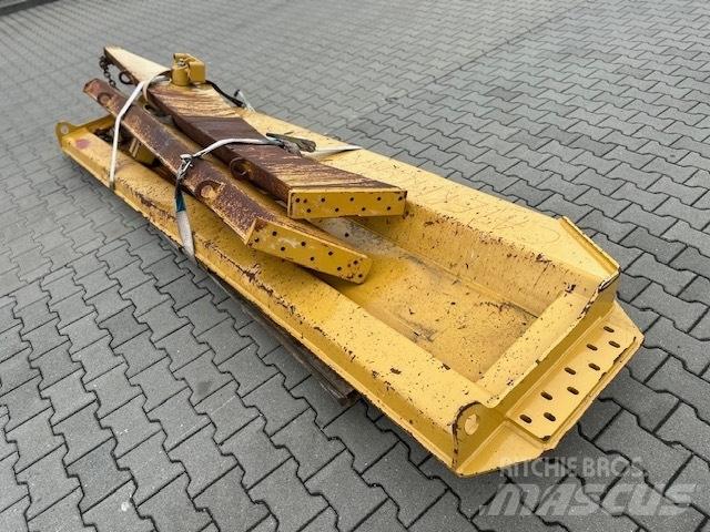 CAT 745 TAIL GATE Liigendraamiga pinnaseveokid
