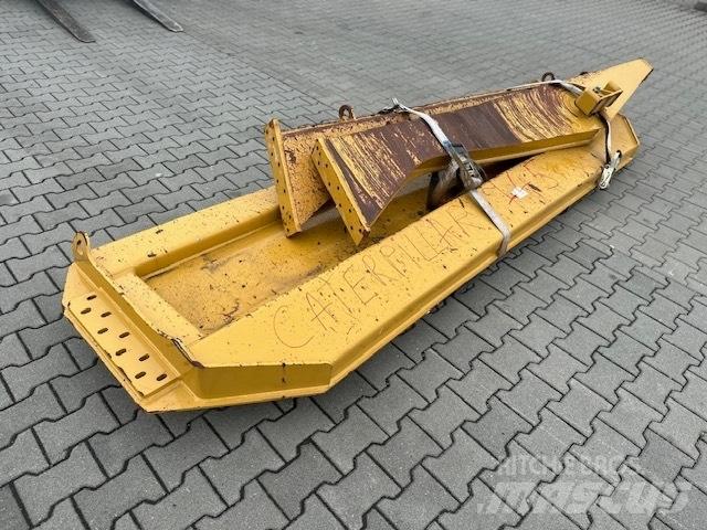 CAT 745 TAIL GATE Liigendraamiga pinnaseveokid