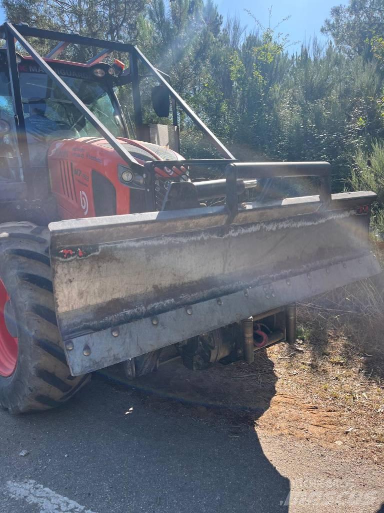 Kubota M 7153 Metsatööks kohandatud traktorid