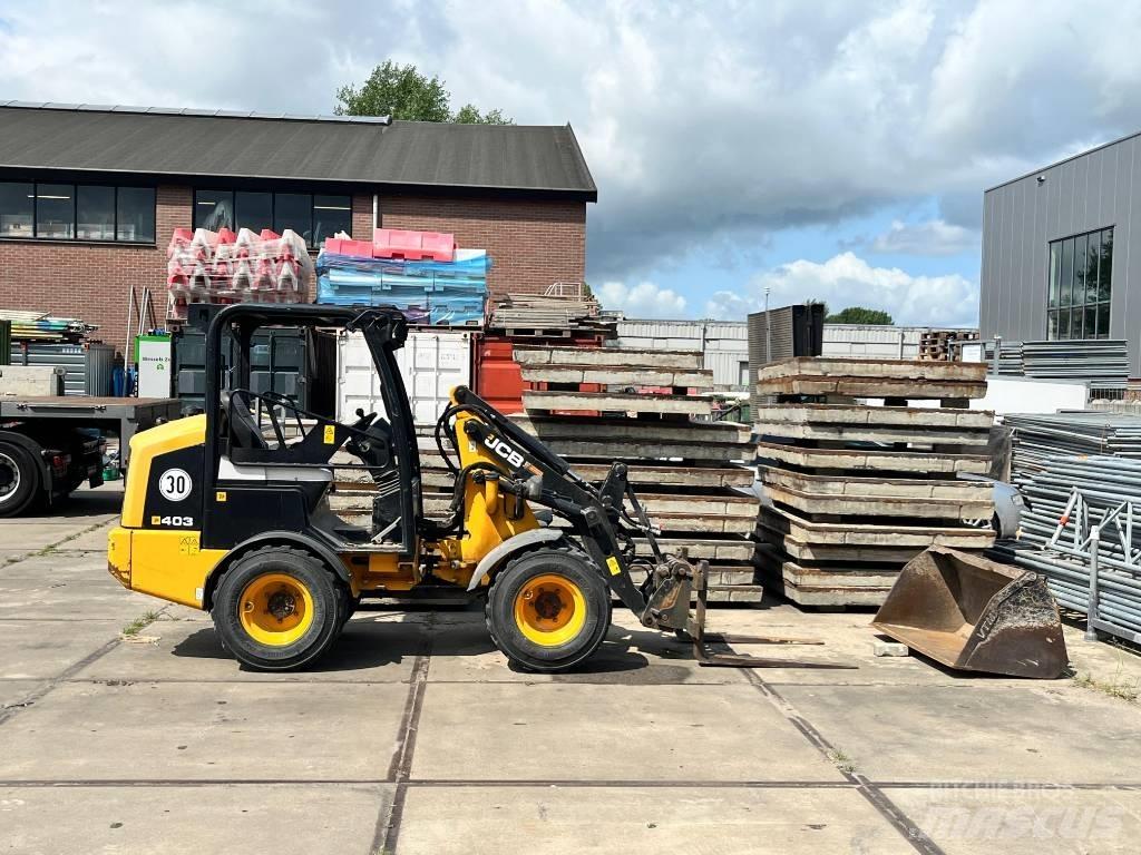 JCB 403 Väikelaadurid