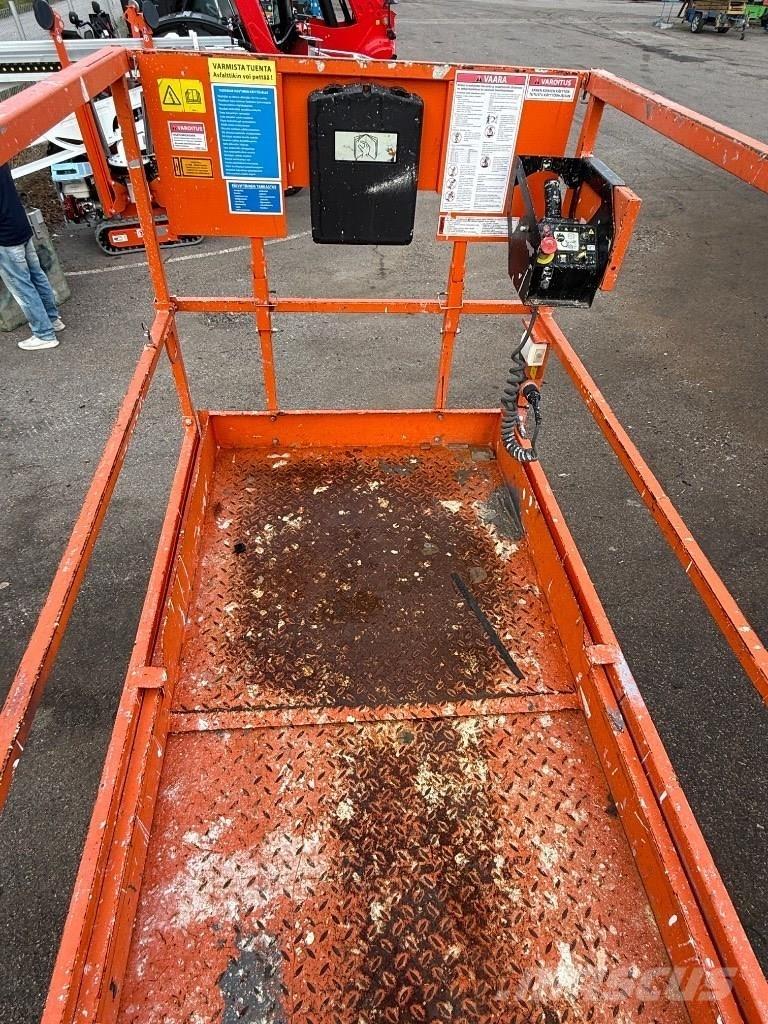 JLG 10 RS Käärtõstukid