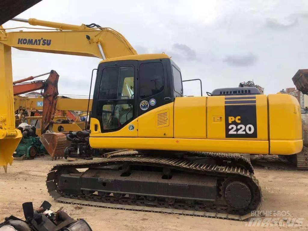 Komatsu PC 220-7 Roomikekskavaatorid