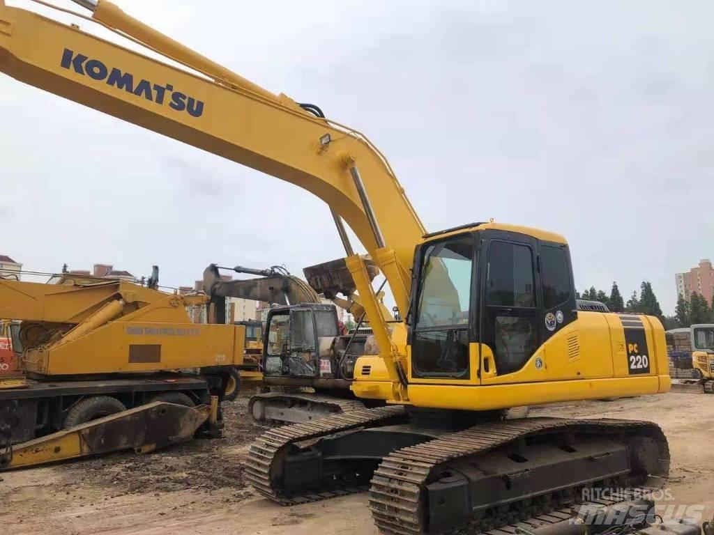 Komatsu PC 220-7 Roomikekskavaatorid