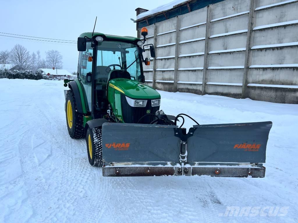 John Deere 4066 R Traktorid