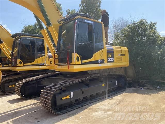 Komatsu PC 220-8 Roomikekskavaatorid