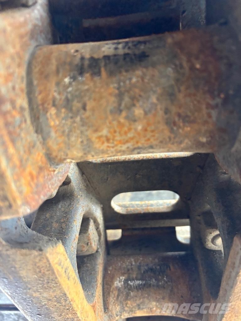 CASE CX 210 D Roomikekskavaatorid