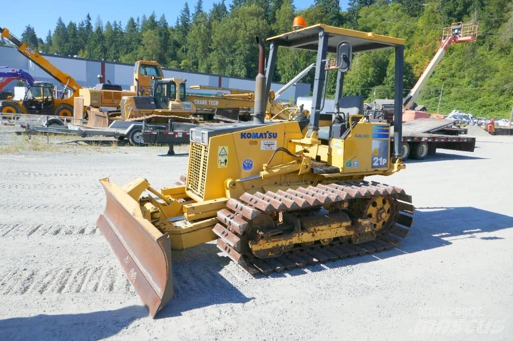 Komatsu D 21 P-8 Buldooserid