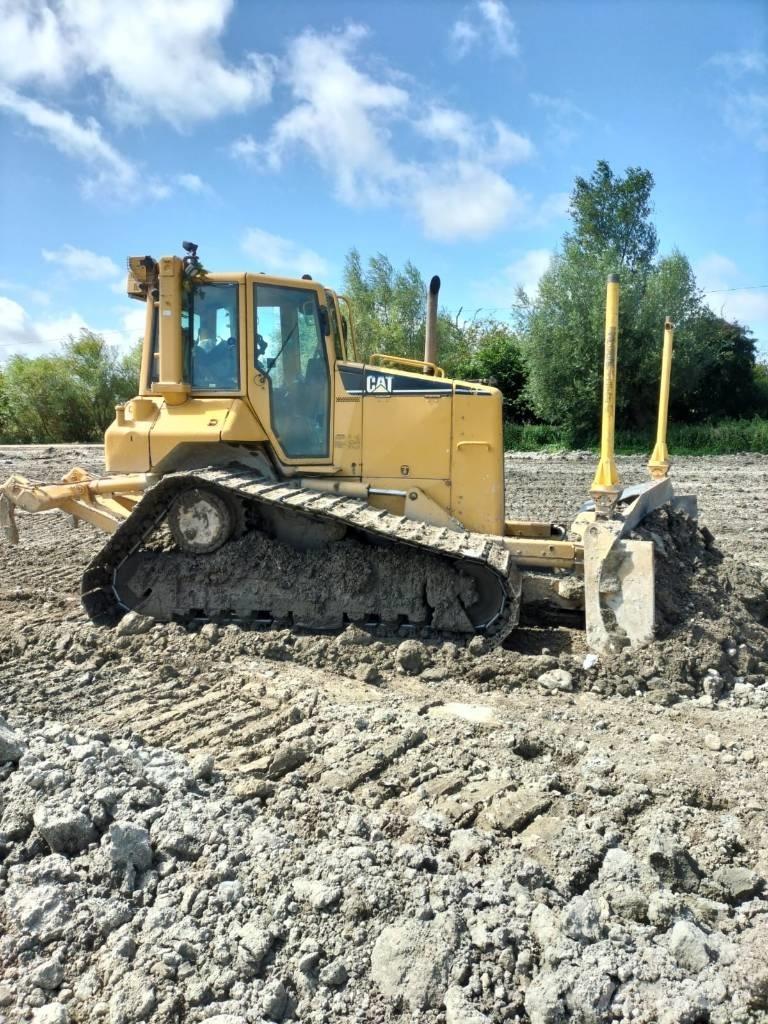 CAT D 5 N LGP Buldooserid