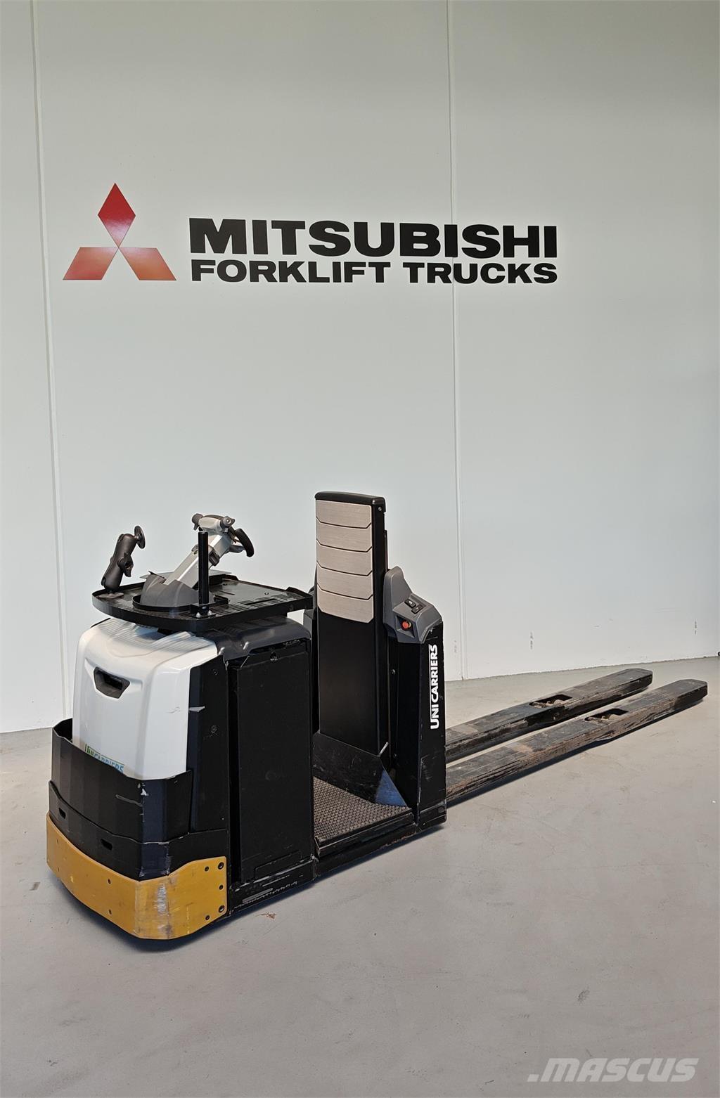 UniCarriers OLH250 Madalkomplekteerimistõstuk