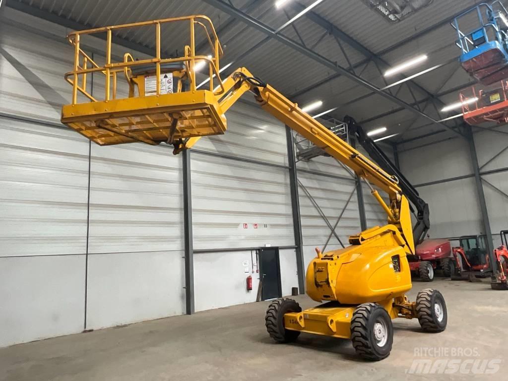 JLG 600 AJ Iseliikuvad poomtõstukid