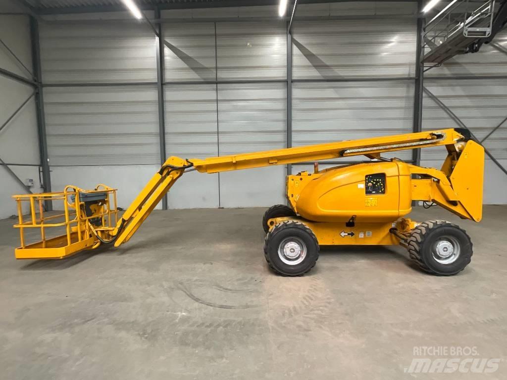 JLG 600 AJ Iseliikuvad poomtõstukid